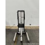 Alum A Lift 275 LBS Battery Operated Lift