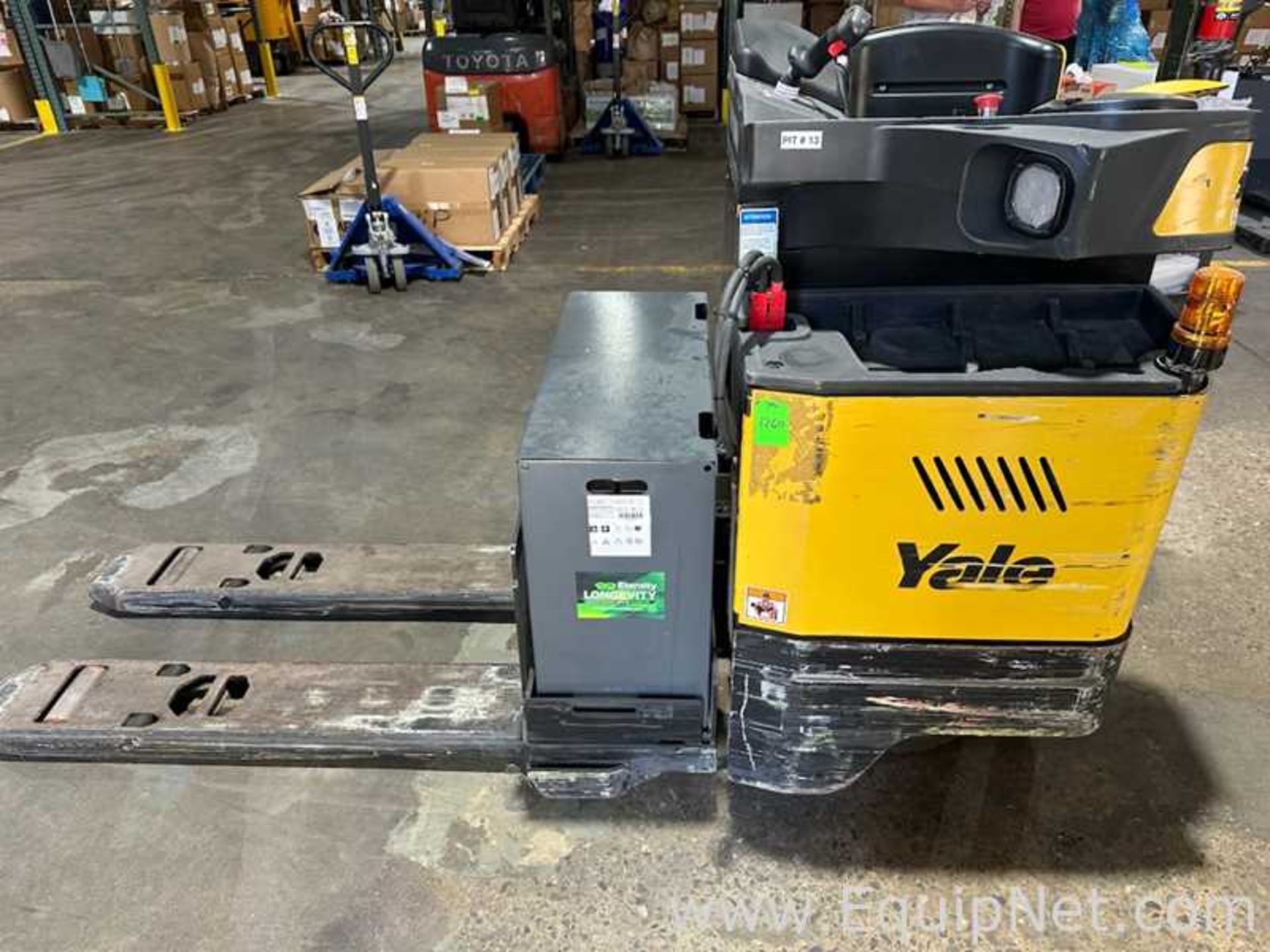 Yale MPR080LVGN24T2748 Motorized Pallet Jack With Charger