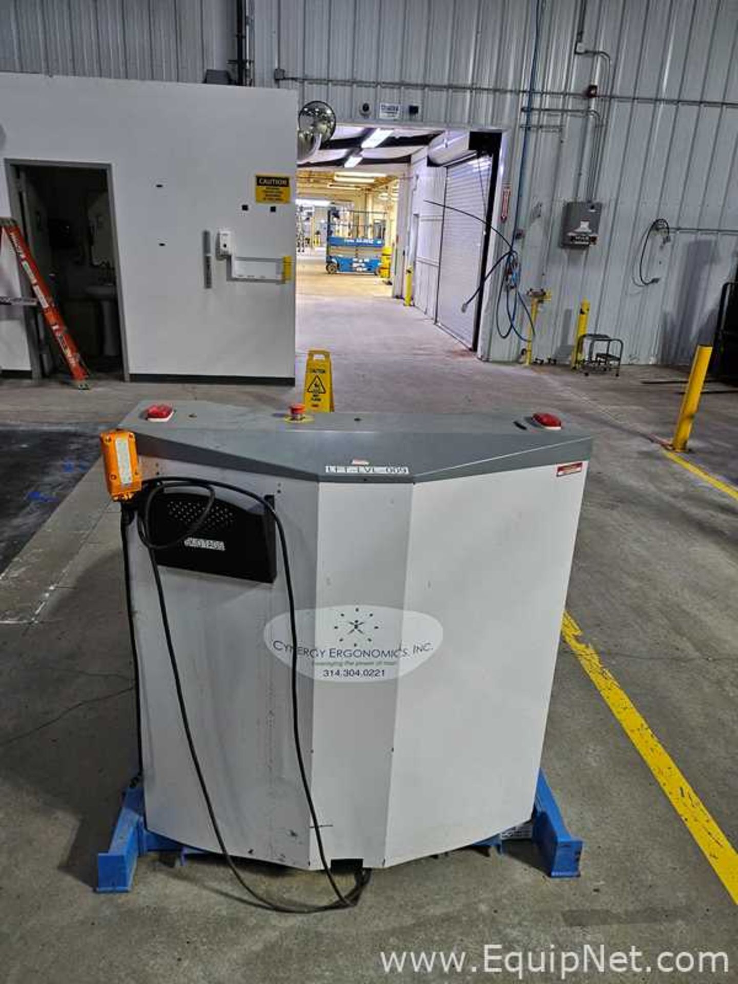 Bishamon lndustries Corporation EZO-25E-3S Lift - Image 3 of 4