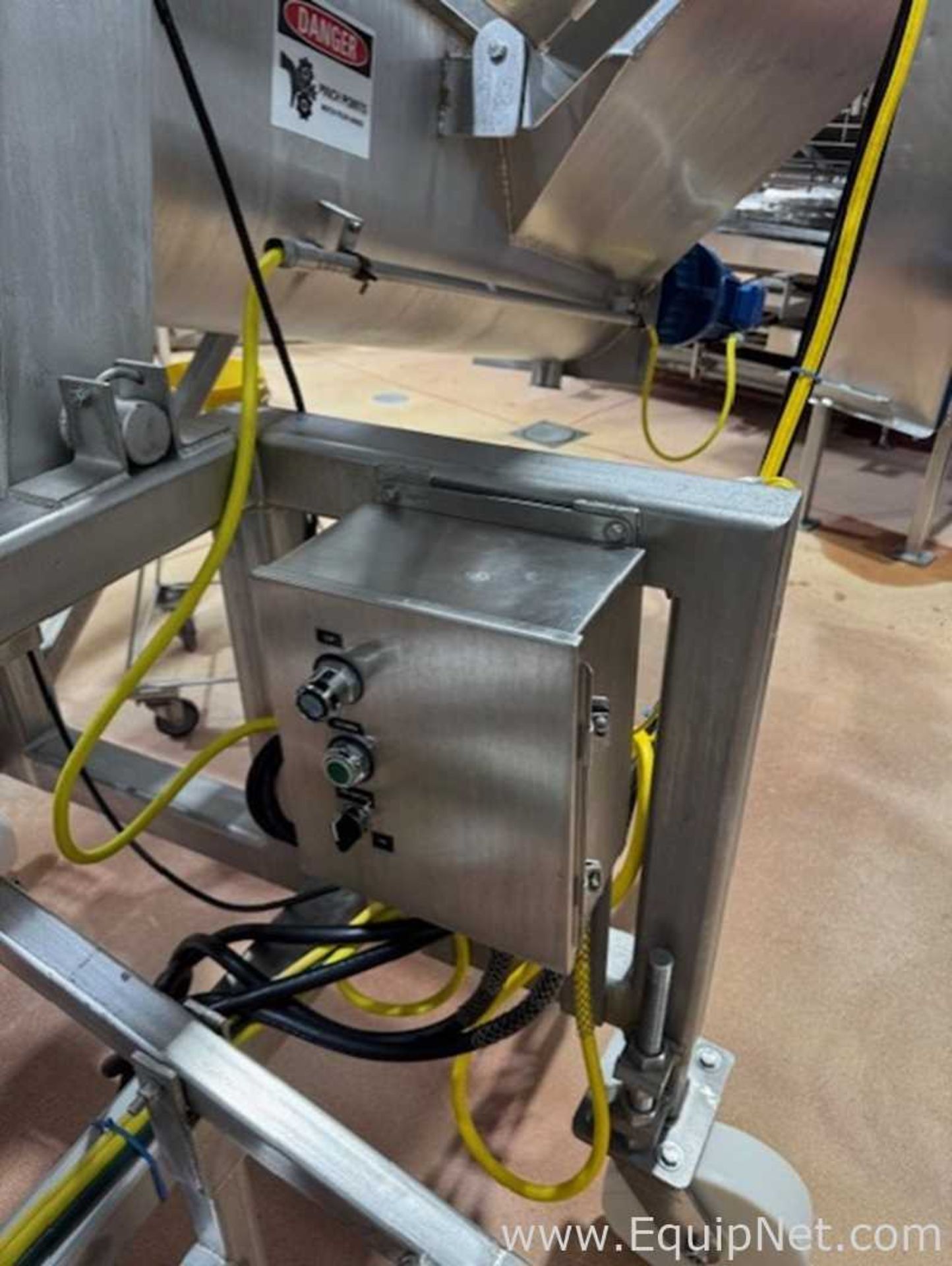 Stainless Steel Incline Screw Conveyor-Feeder - Image 9 of 10