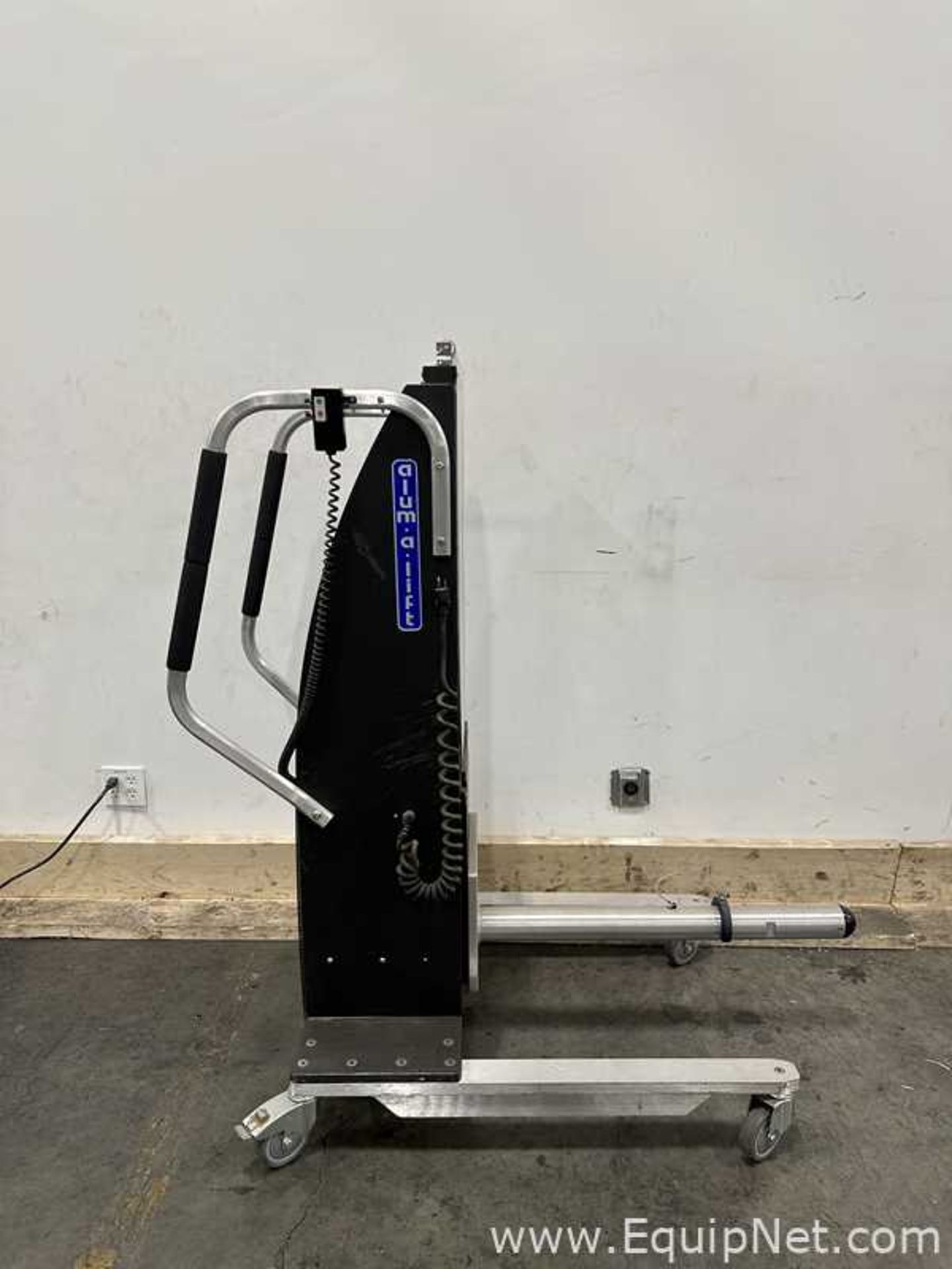 Alum A Lift 275 LBS Battery Operated Lift - Image 2 of 8