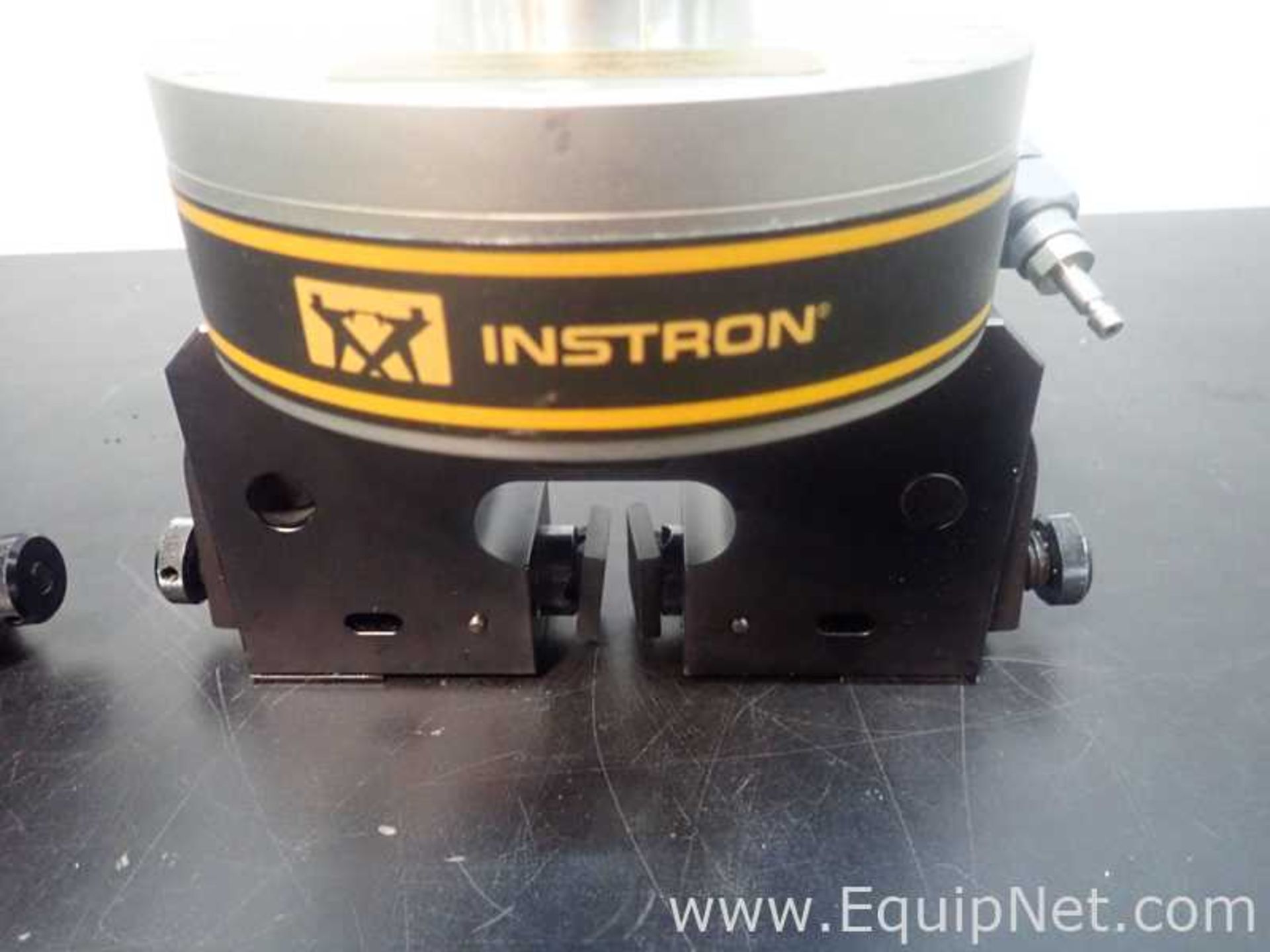 Lot of 2 Instron 2712-017 Pneumatic Side Action Tensile Grips - Image 2 of 5