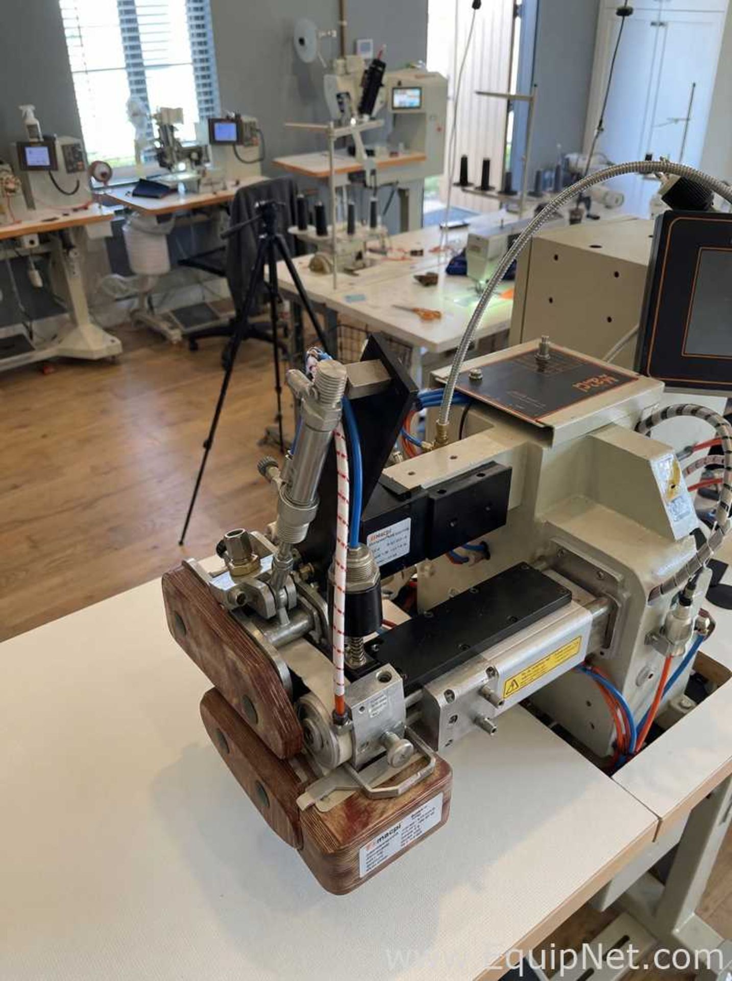 Macpi s.p.a 335.49 Edge Fold-over Hemming Machine - Image 5 of 9