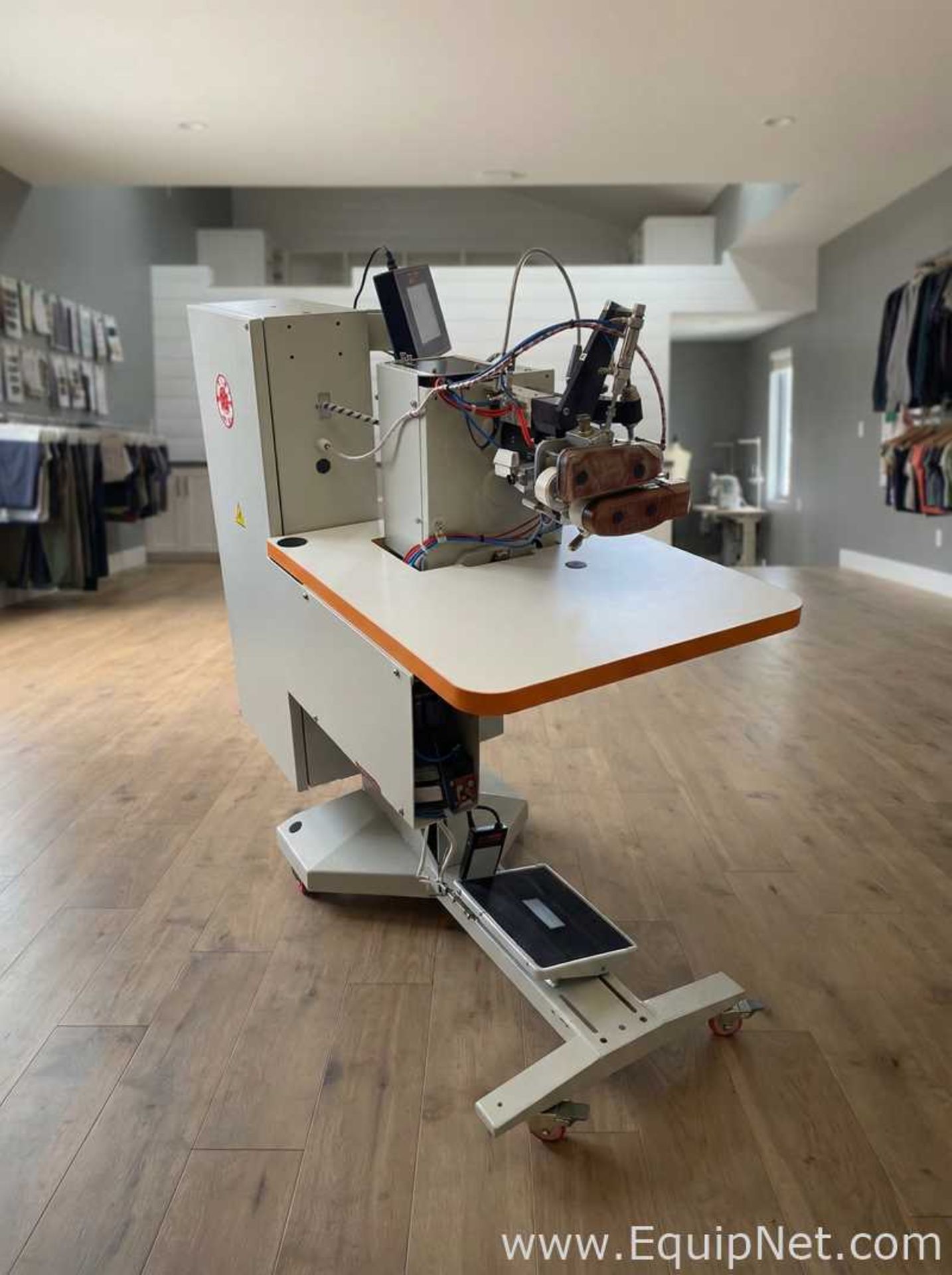 Macpi s.p.a 335.49 Edge Fold-over Hemming Machine - Image 3 of 9