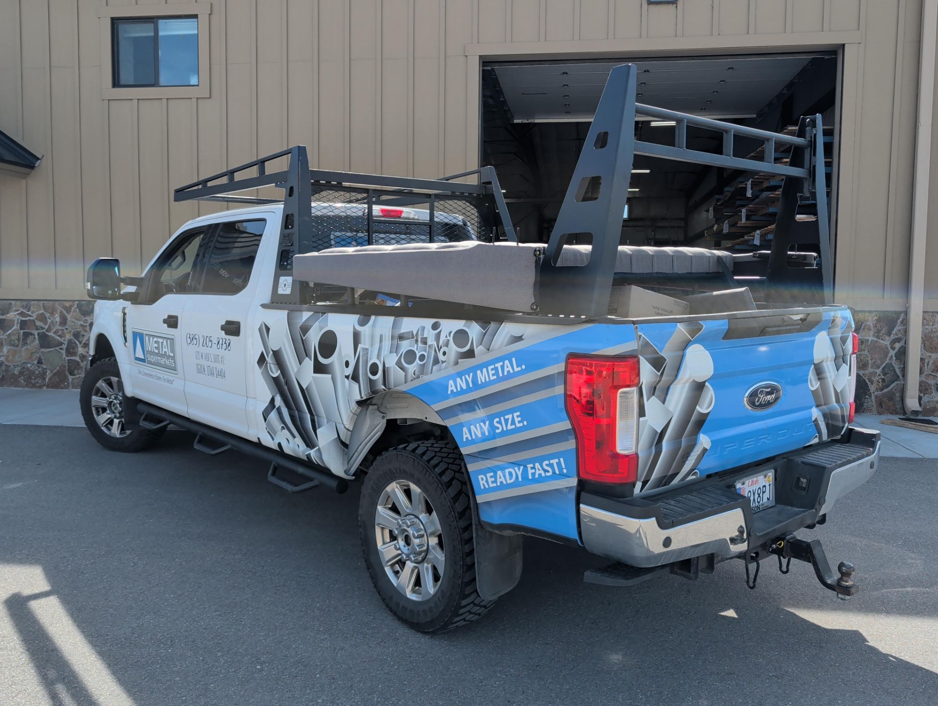 Lots 799-850 located off site in Ogden, UT | 2018 Ford F350 XLT with 85,115 mi runs and drives clean - Image 3 of 11