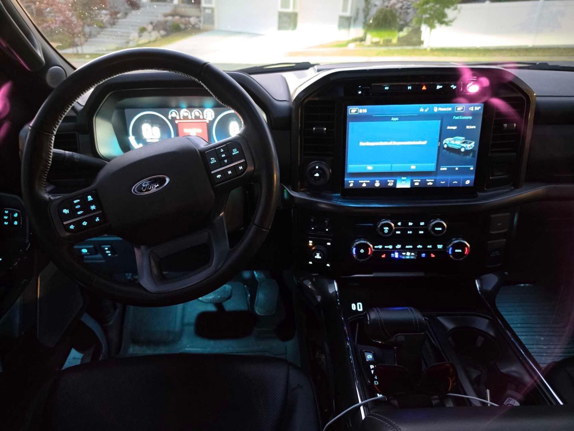 2023 Ford F-150 Lariat, Black Appearance Package, One Owner, Moonroof, 48,000 Miles, Clean Title, VI - Image 17 of 22