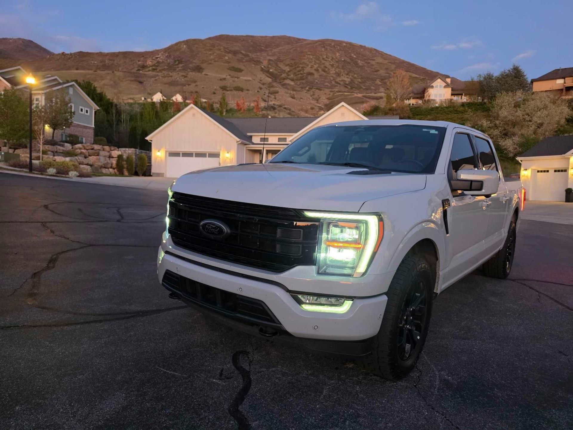 2023 Ford F-150 Lariat, Black Appearance Package, One Owner, Moonroof, 48,000 Miles, Clean Title, VI - Image 11 of 22