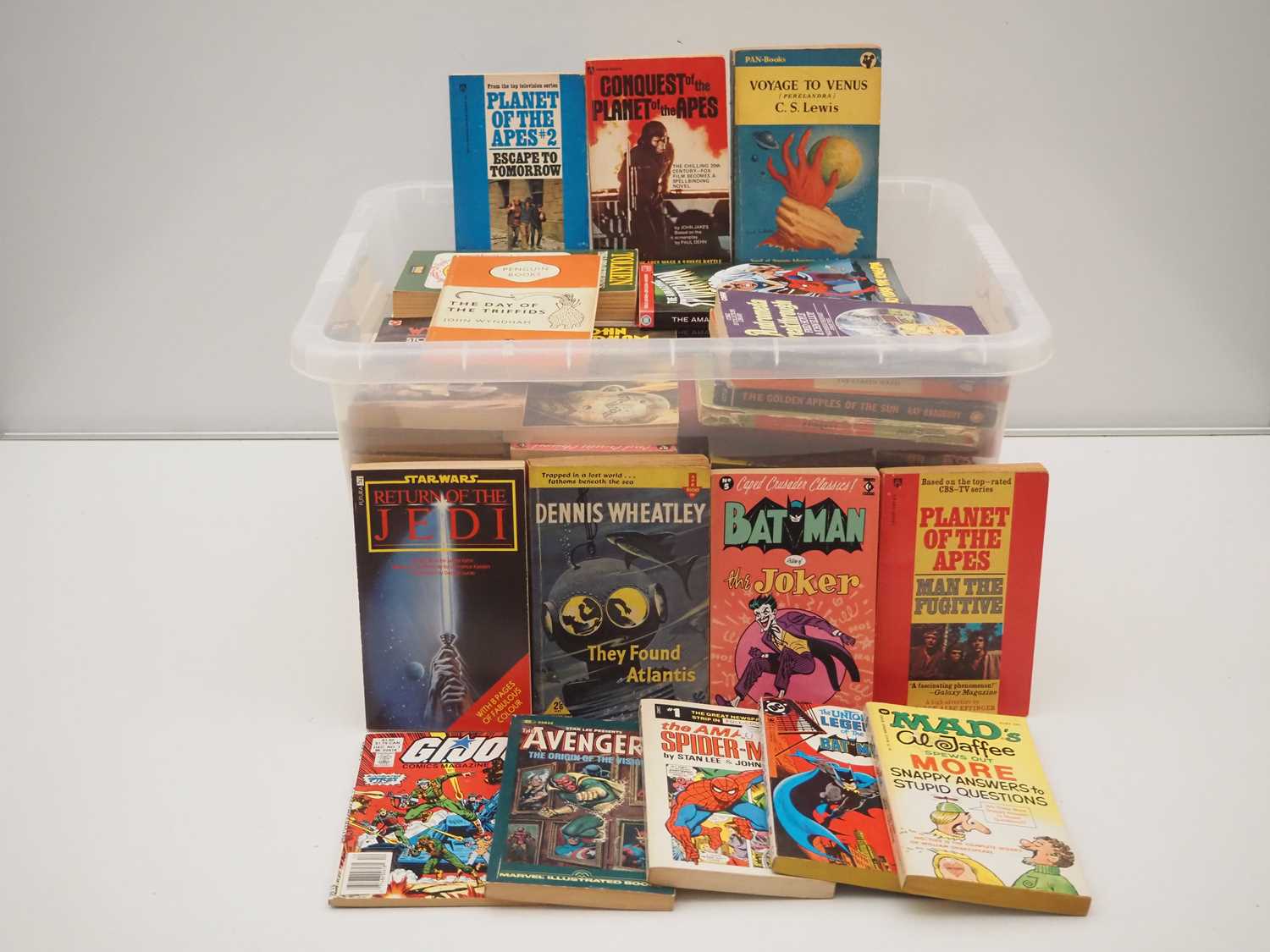 PAPERBACK LOT (80+ in Lot) - Large collection of Sci-fi/Horror/Comic ...