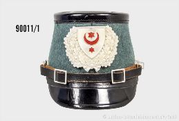 Stadt Halle Tschako Polizei, Korpus mit grünem Filzbezug, komplett mit Emblem und ...