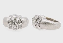 Goldring 750 WG, mit Brillanten ca. 2,04 ct, tw-w-vs-si, ca. 26,4 g, Ringgröße ca. ...