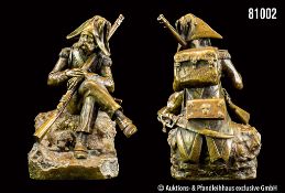 Bronzefigur "La Veille", Darstellung eines französischen Soldaten bei der Rast, auf der ...