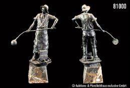 Wilhelm Schaffert (1895 - 1915) Bronzefigur der Eisengießer, Bronze, dunkel patiniert, ...