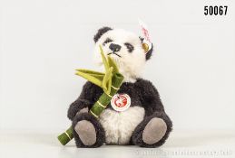 Steiff Teddybär Panda mit Bambusornament, Mohair, KFS, Nr. 037313, Z ...