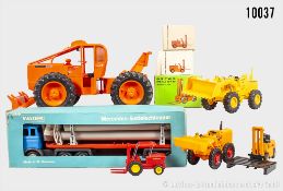 Konv. Modellfahrzeuge, überwiegend Baustelle, dabei Timberjack 240E, BKS Gabelstapler, ...