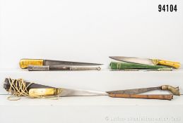 Konv. 4 orientalische Messer, jeweils mit Scheiden, teilw. verziert, 1 x mit 2 ...