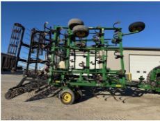 John Deere 2210 Field Cultivator 43'