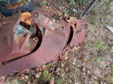 Excavator trenching bucket- one bucket per lot