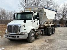 2004 International 8600 Tender Truck