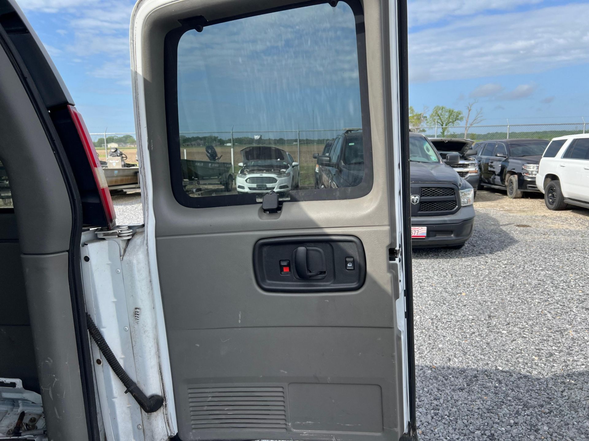 NO RESERVE! Chevrolet Express Van - Image 47 of 67