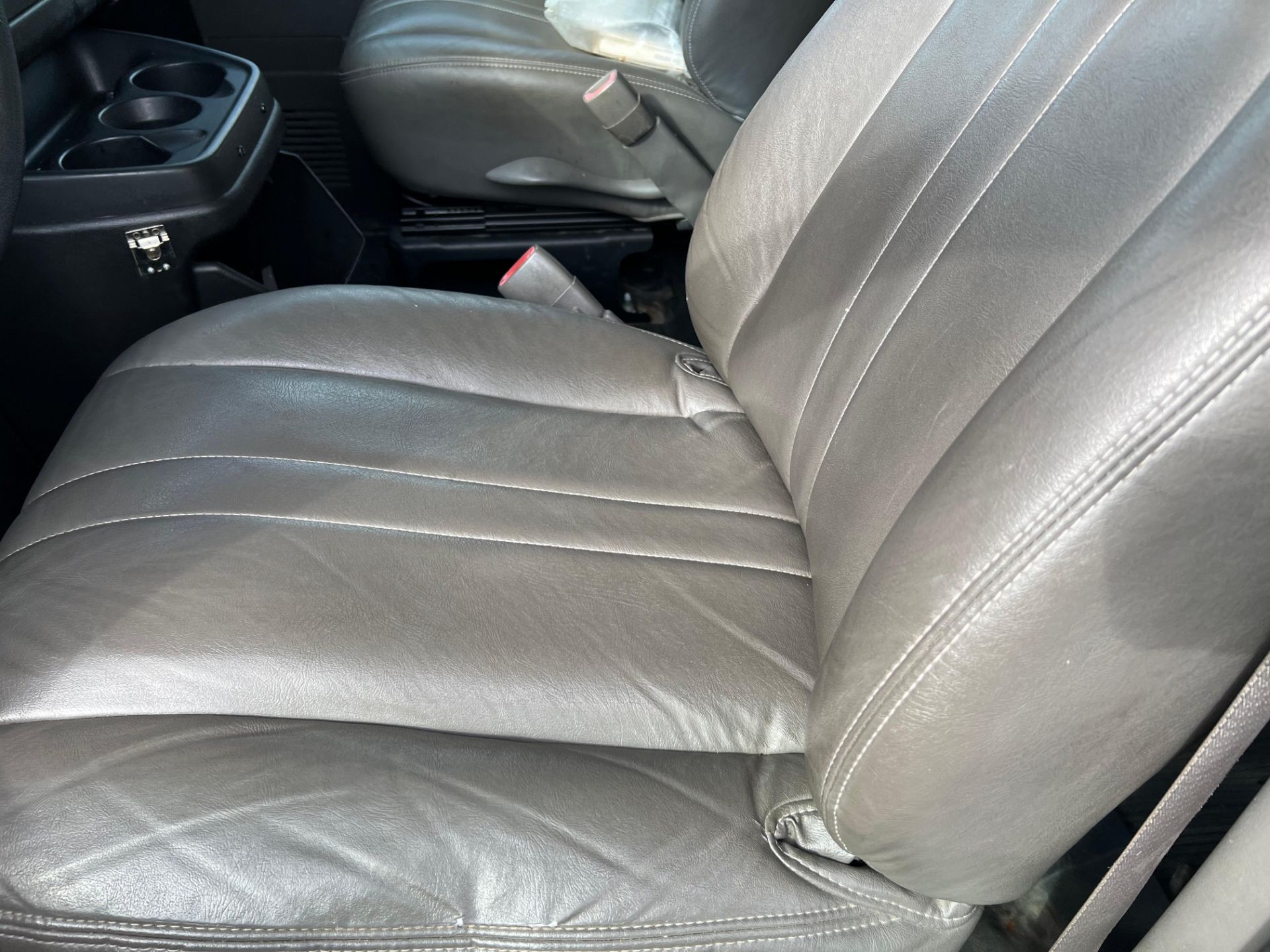 NO RESERVE! Chevrolet Express Van - Image 34 of 67