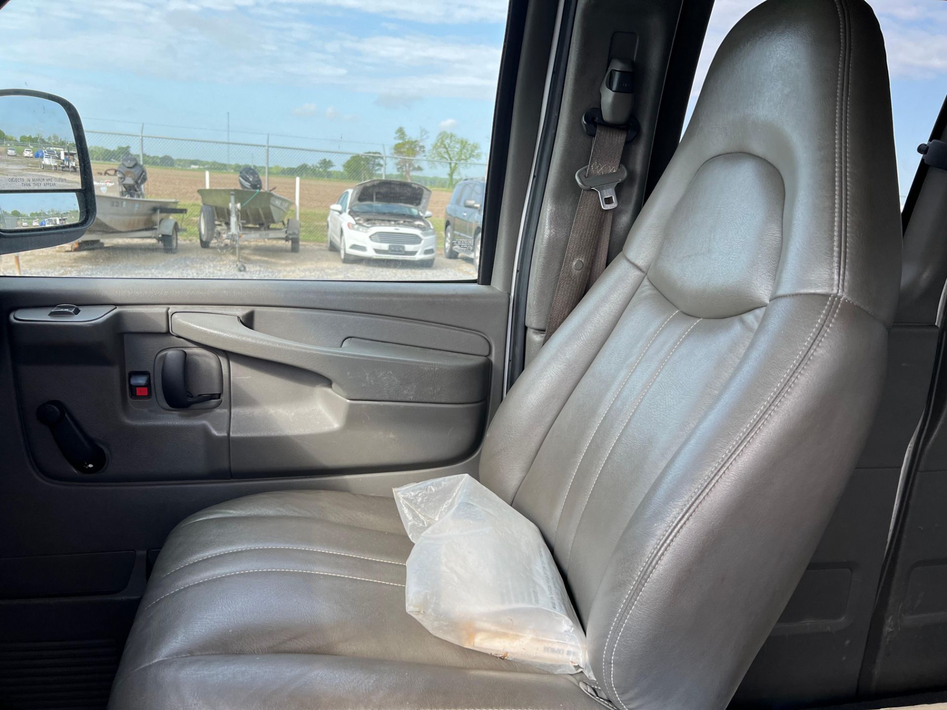 NO RESERVE! Chevrolet Express Van - Image 33 of 67