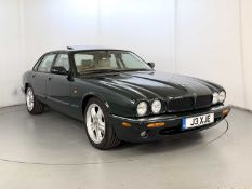 1998 Jaguar XJR