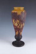 Vase mit Seelandschaft