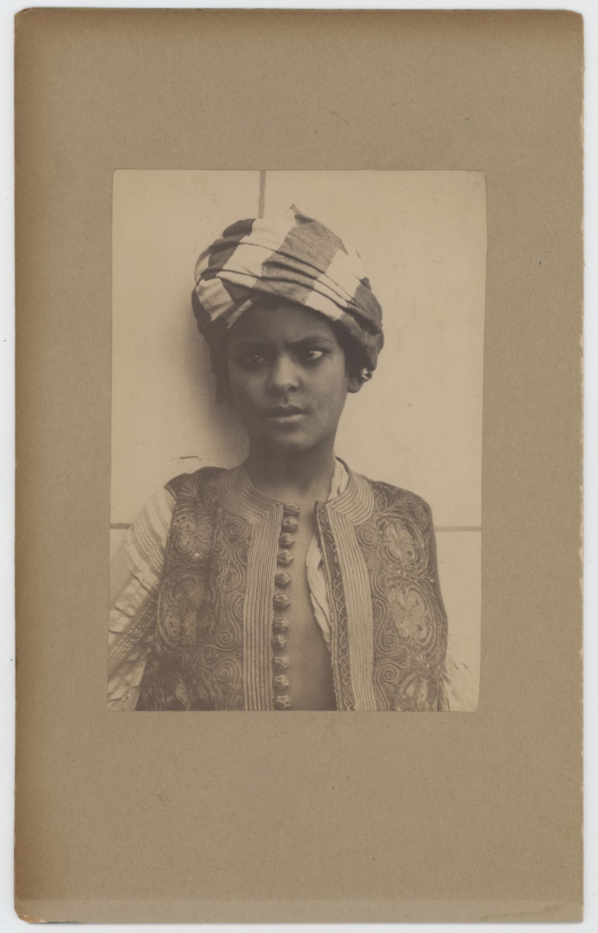 Wilhelm Plüschow | Jungenporträt und Sphinx | Fotografie | Um 1896/1897 - Bild 11 aus 11
