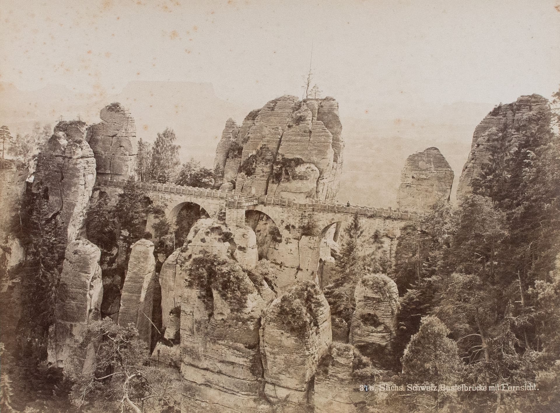 Friedrich und Ottilie Brockmann | Basteibrücke | Fotografie | Um 1880 - Bild 2 aus 3
