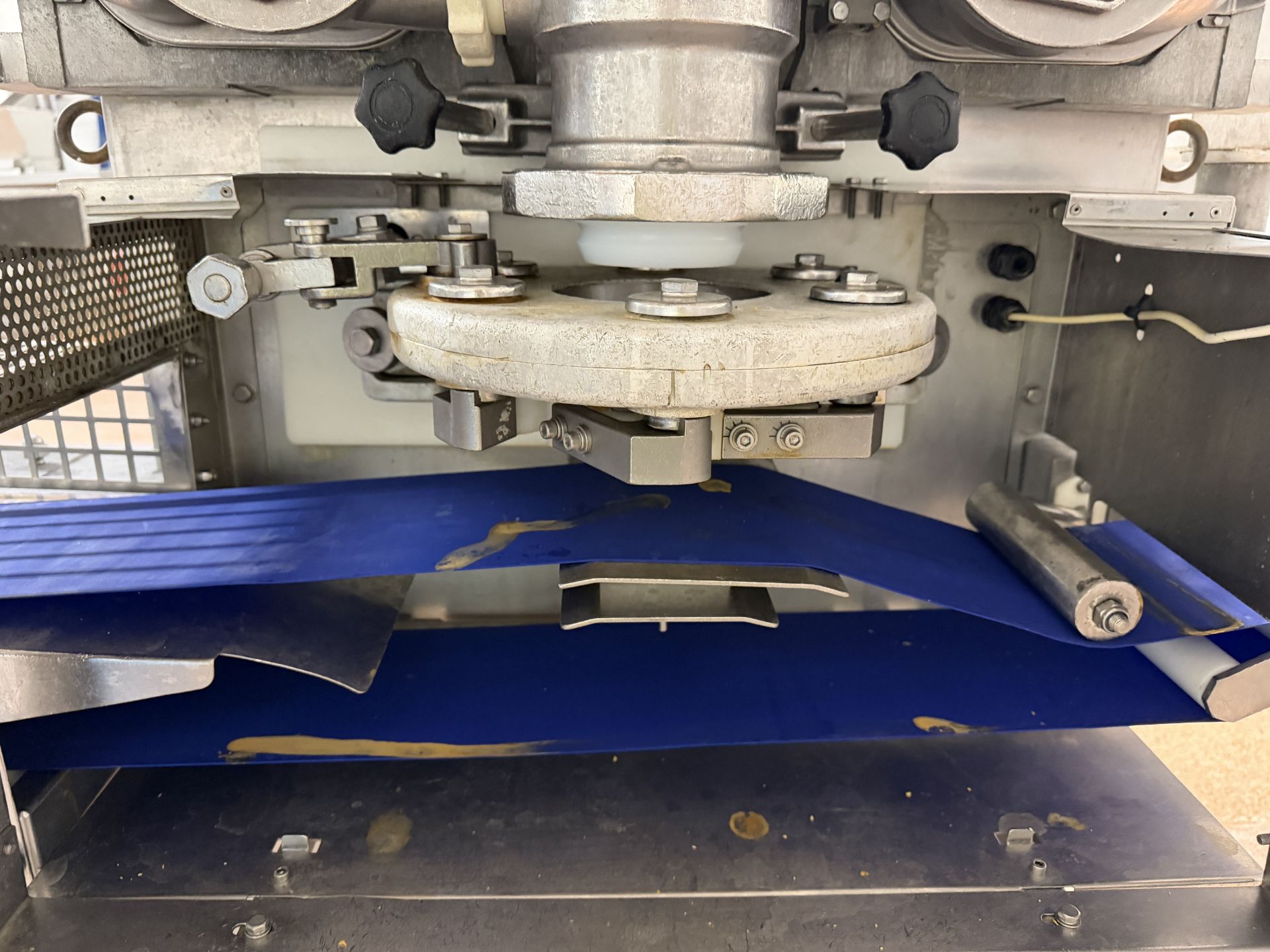 RHEON KN400 ENCRUSTING MACHINE. + SPARES + MANUAL - Image 6 of 19