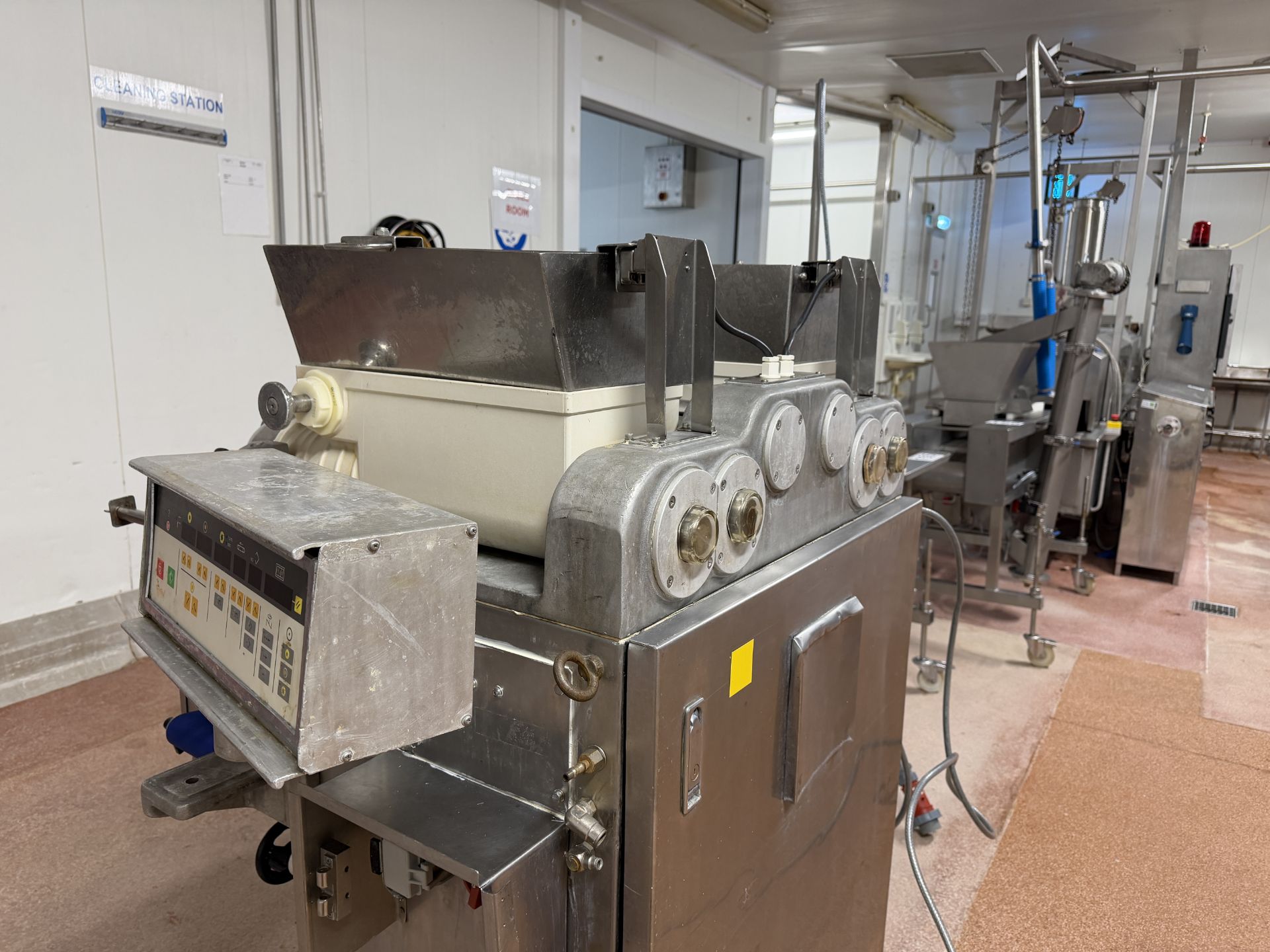 RHEON KN400 ENCRUSTING MACHINE. + SPARES + MANUAL - Image 9 of 19