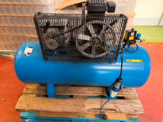 AIR COMPRESSOR.