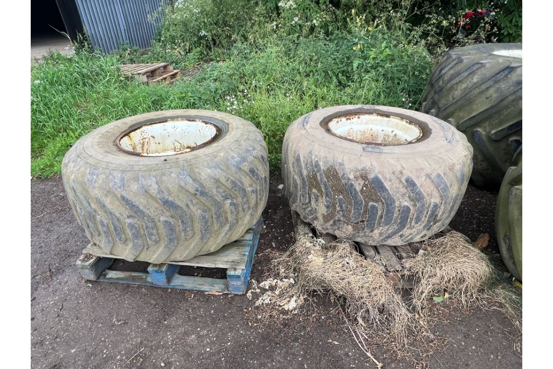 Flotation tyres & wheels - 600/55R22.5 - Image 1 of 4
