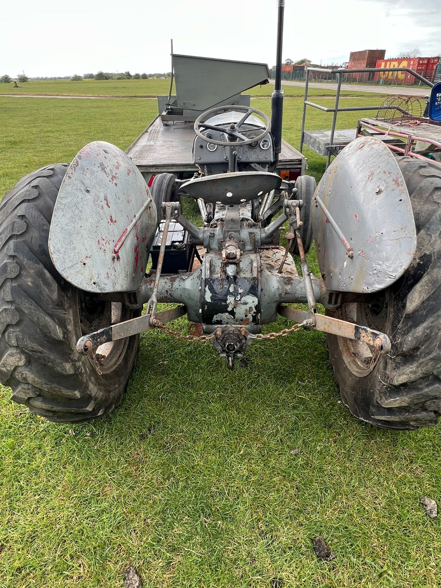 NO VAT 1957 Grey Massey Ferguson Tractor - Image 2 of 9
