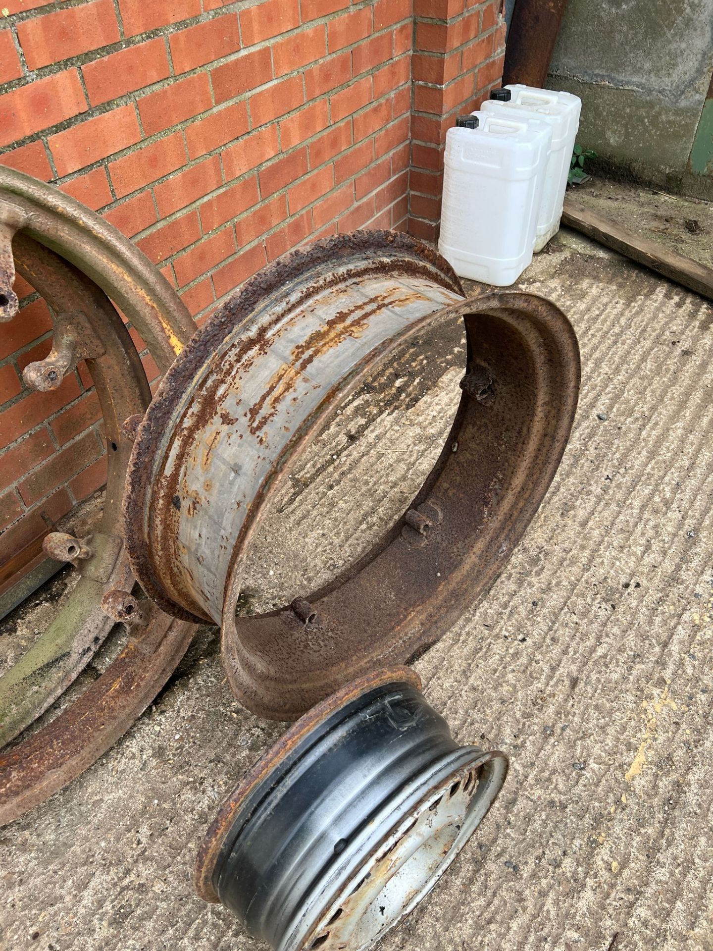 Selection of wheels - Pr of Massey Ferguson row crop rear wheels, single Massey Ferguson front row - Image 4 of 8