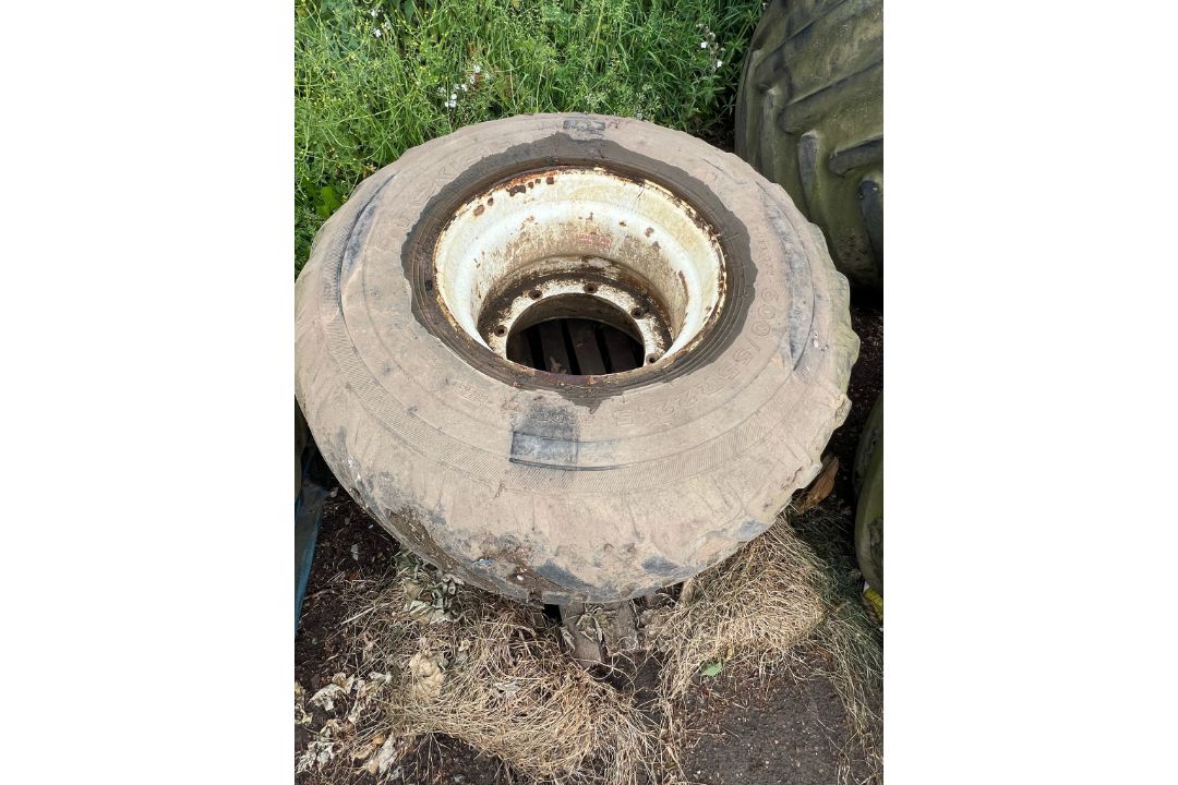 Flotation tyres & wheels - 600/55R22.5 - Image 2 of 4