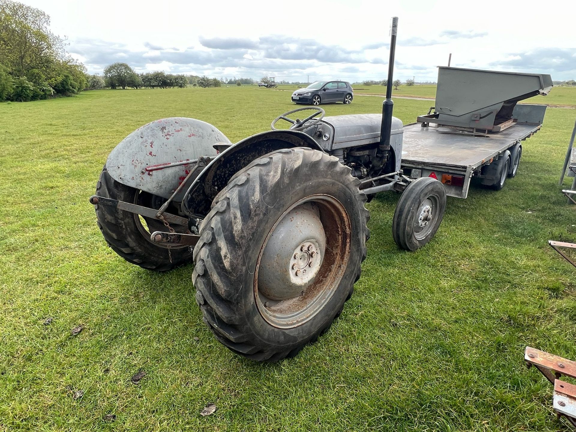 NO VAT 1957 Grey Massey Ferguson Tractor - Image 6 of 9