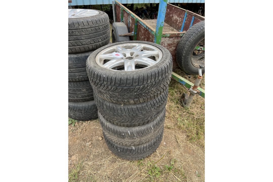 4 Wheels & tyres 225/45R17 - Image 1 of 3