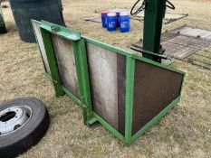 Transport box on 3pt linkage
