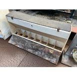 4 x Small 8 space feeders