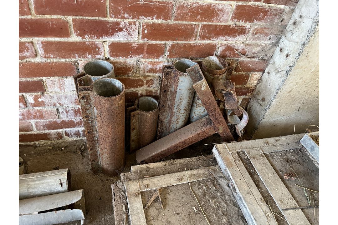 Heap of feeder pipes - Image 2 of 3