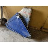 5 unused triangular heat mats