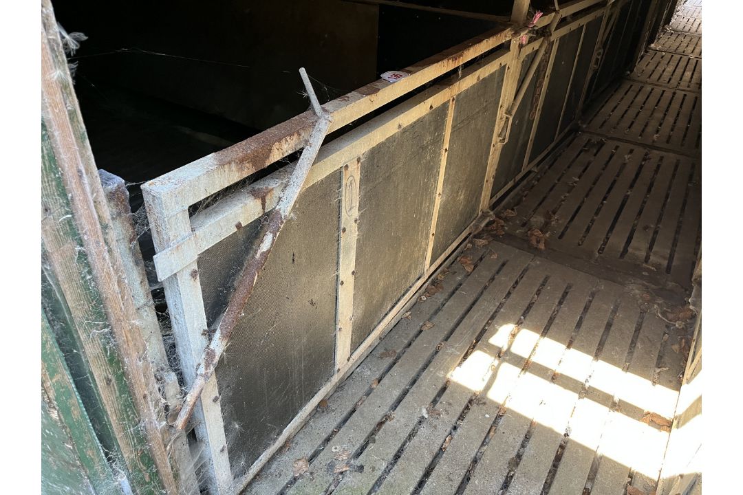 8 of 6' x 3' pig gates - Image 1 of 2