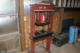 Hydraulic Press 32 Ton Bottle Jack