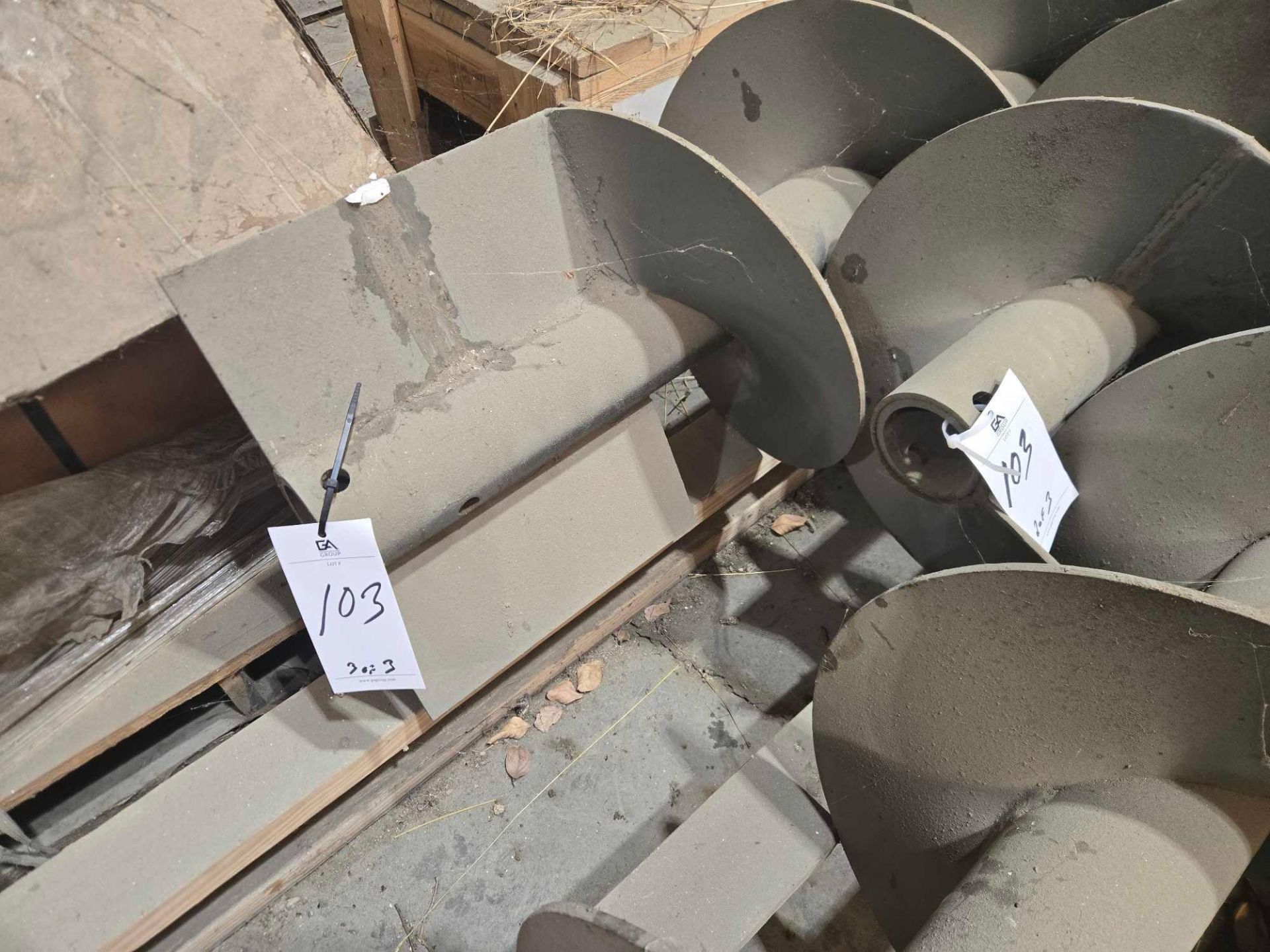 (3) Auger Screws in Various Lengths as Delivered on Pallet - Image 3 of 4