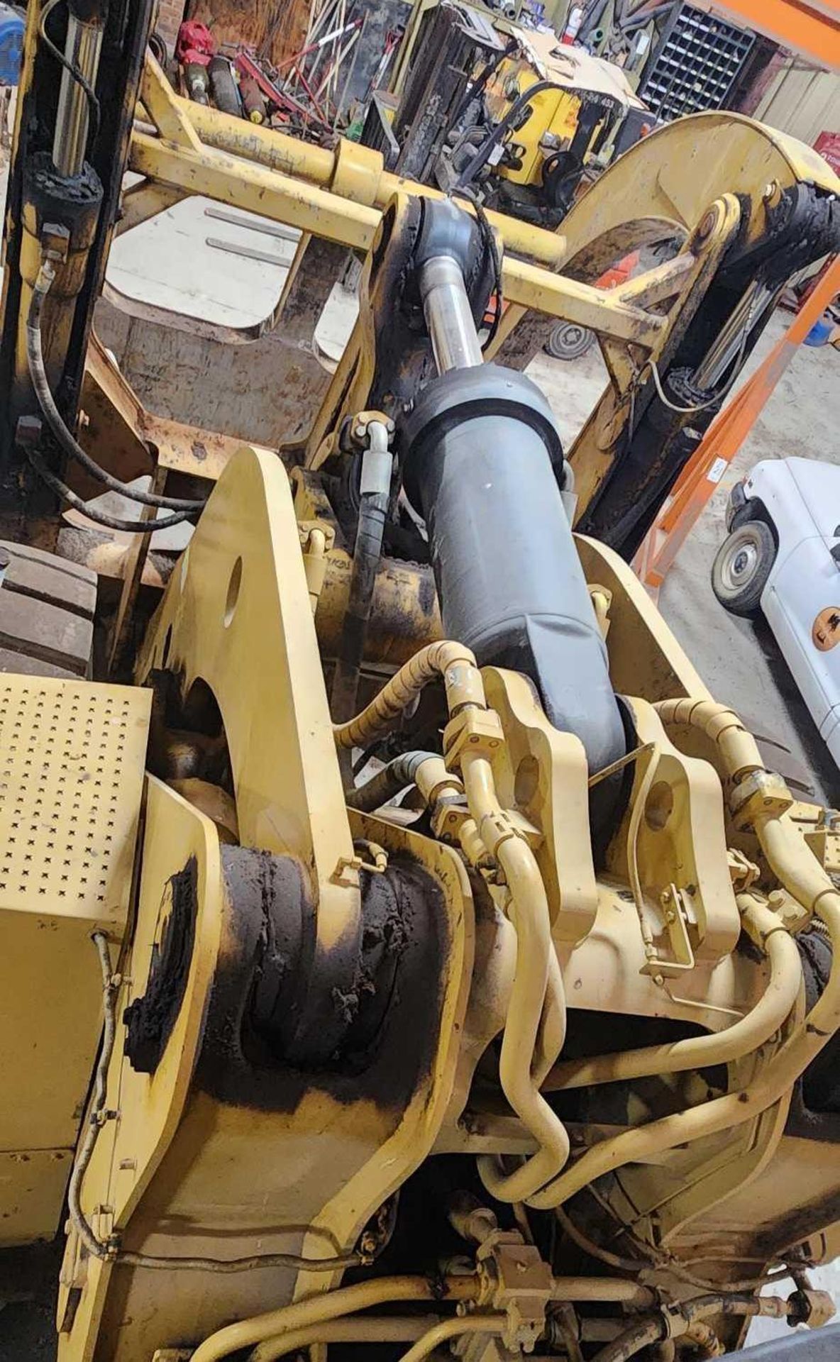 (2014) Caterpillar 988K Wheel Loader, 530-HP w/ Log Grapple - Image 12 of 20