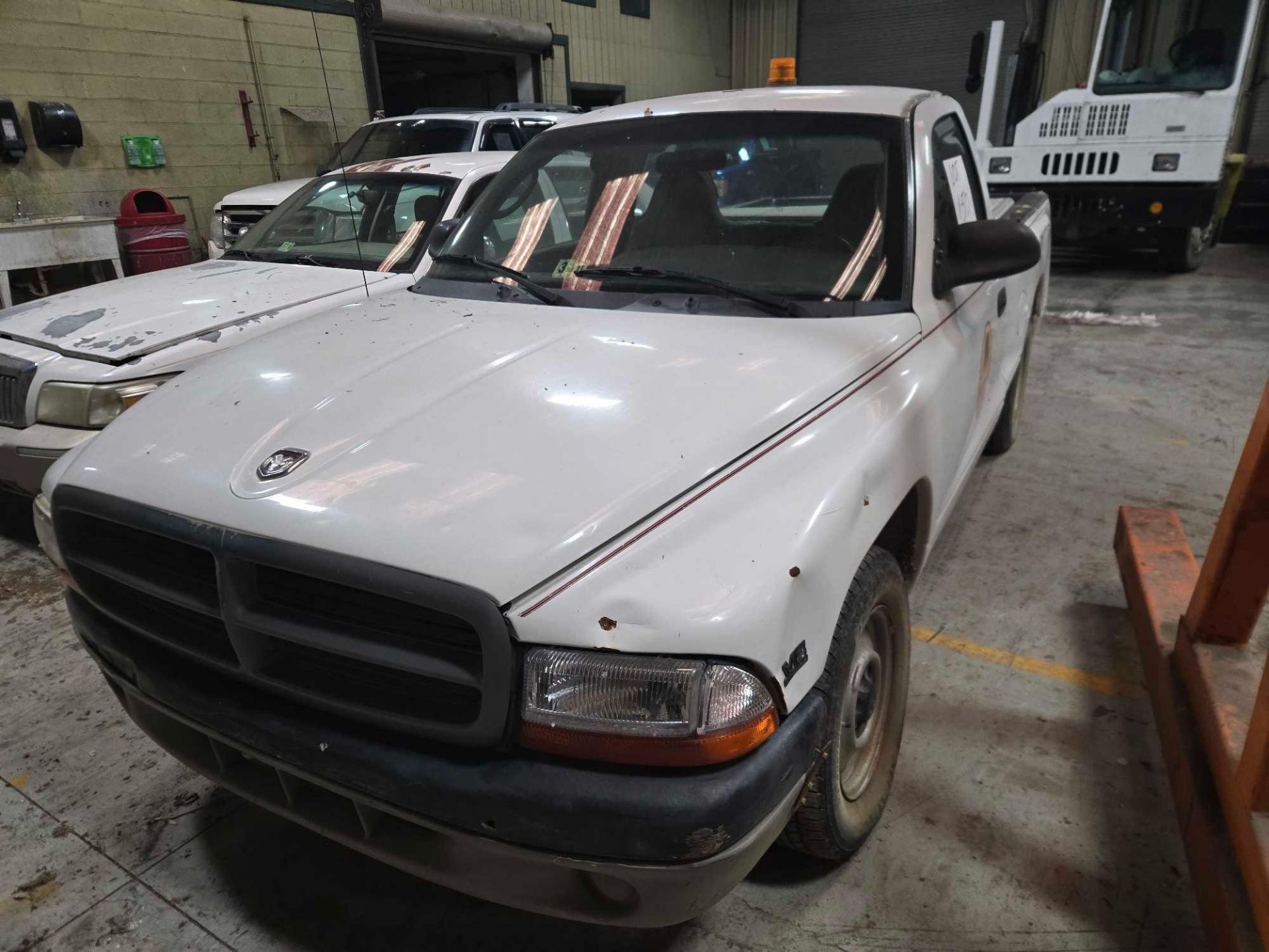 (2000) Dodge Dakota Pickup Truck - Image 2 of 5
