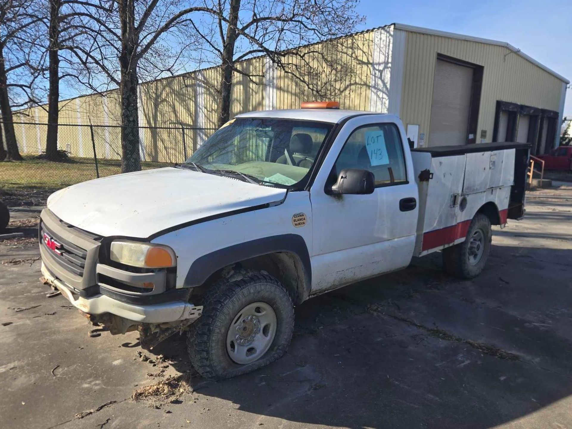 (2003) GMC 2500 with Utility Box