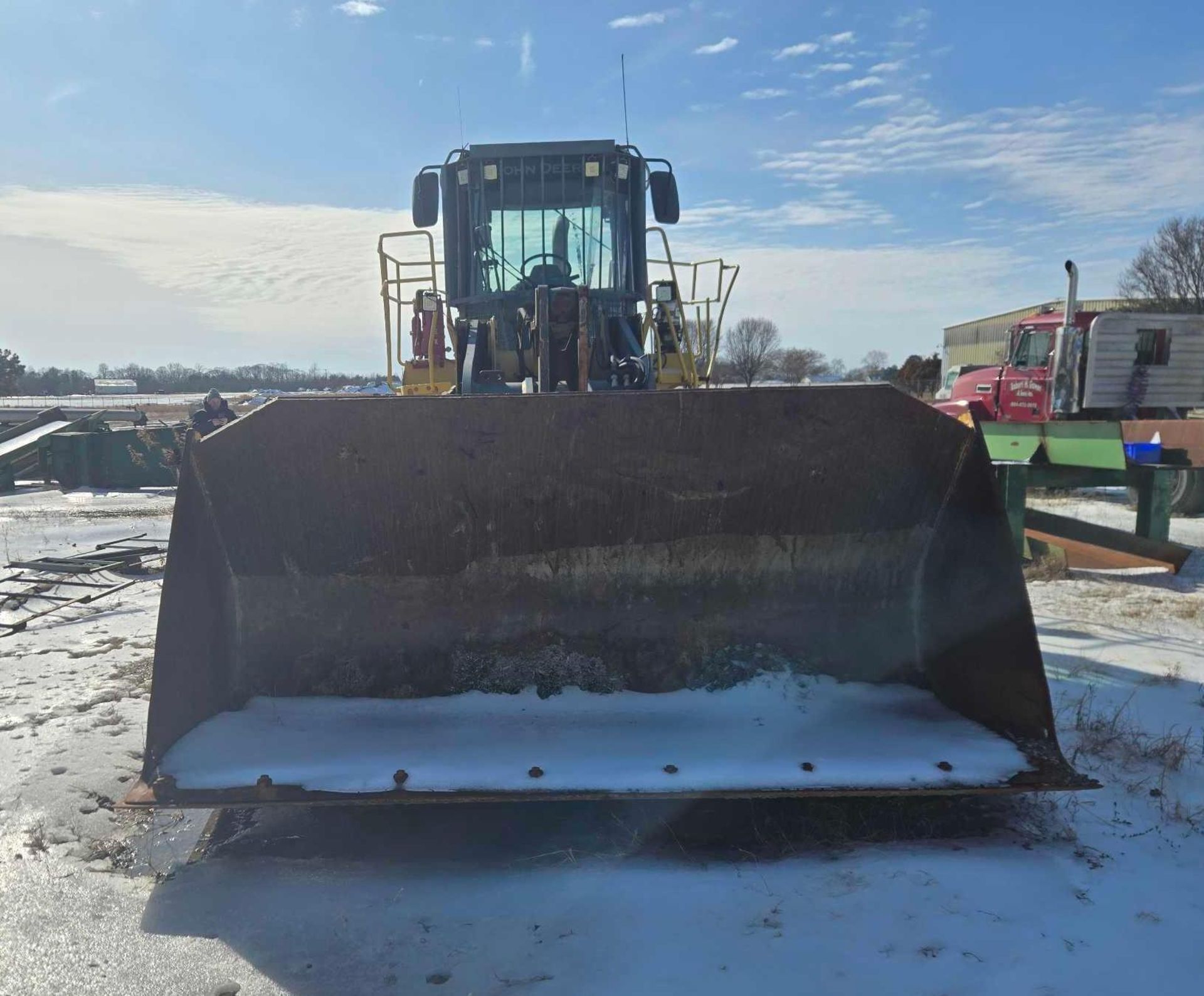 (2011) John Deere 724K - Image 5 of 12