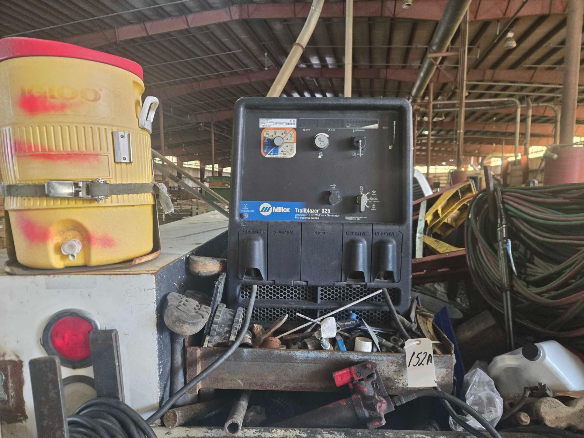 (2006) Chevy 2500 with Utility Box with Miller Welder - Image 12 of 14